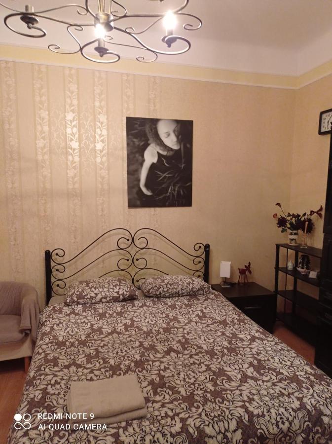 Khmelnytsky Street Near Opera Apartment Лвив Екстериор снимка