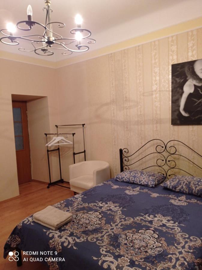 Khmelnytsky Street Near Opera Apartment Лвив Екстериор снимка