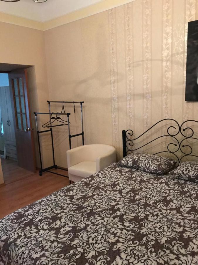 Khmelnytsky Street Near Opera Apartment Лвив Екстериор снимка
